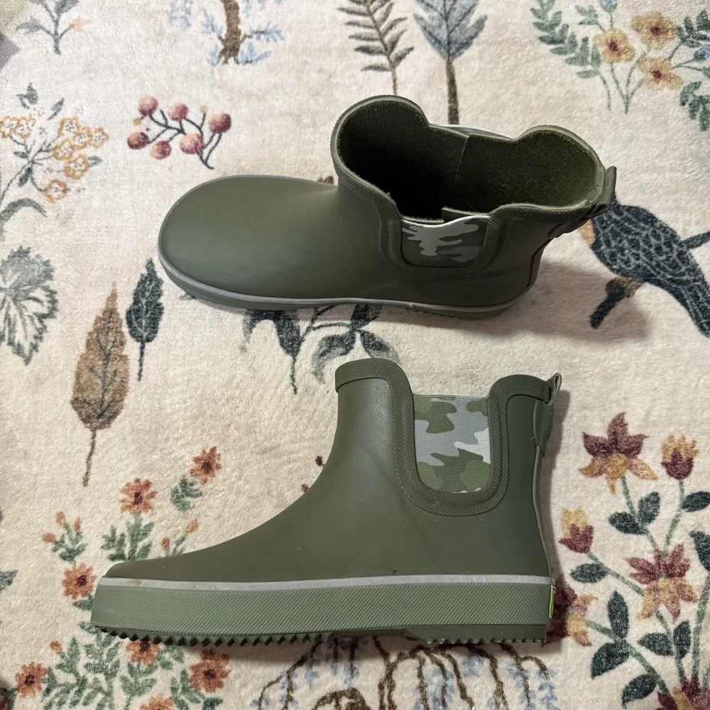 Kids element Chelsea olive Green Camo rain Boots 3